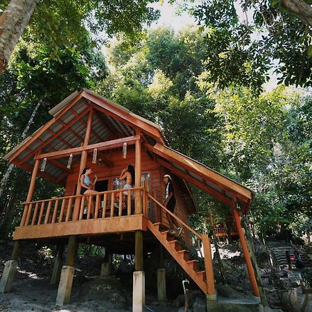 The Wavy Sailor Hotel Kaoh Touch ภายนอก รูปภาพ