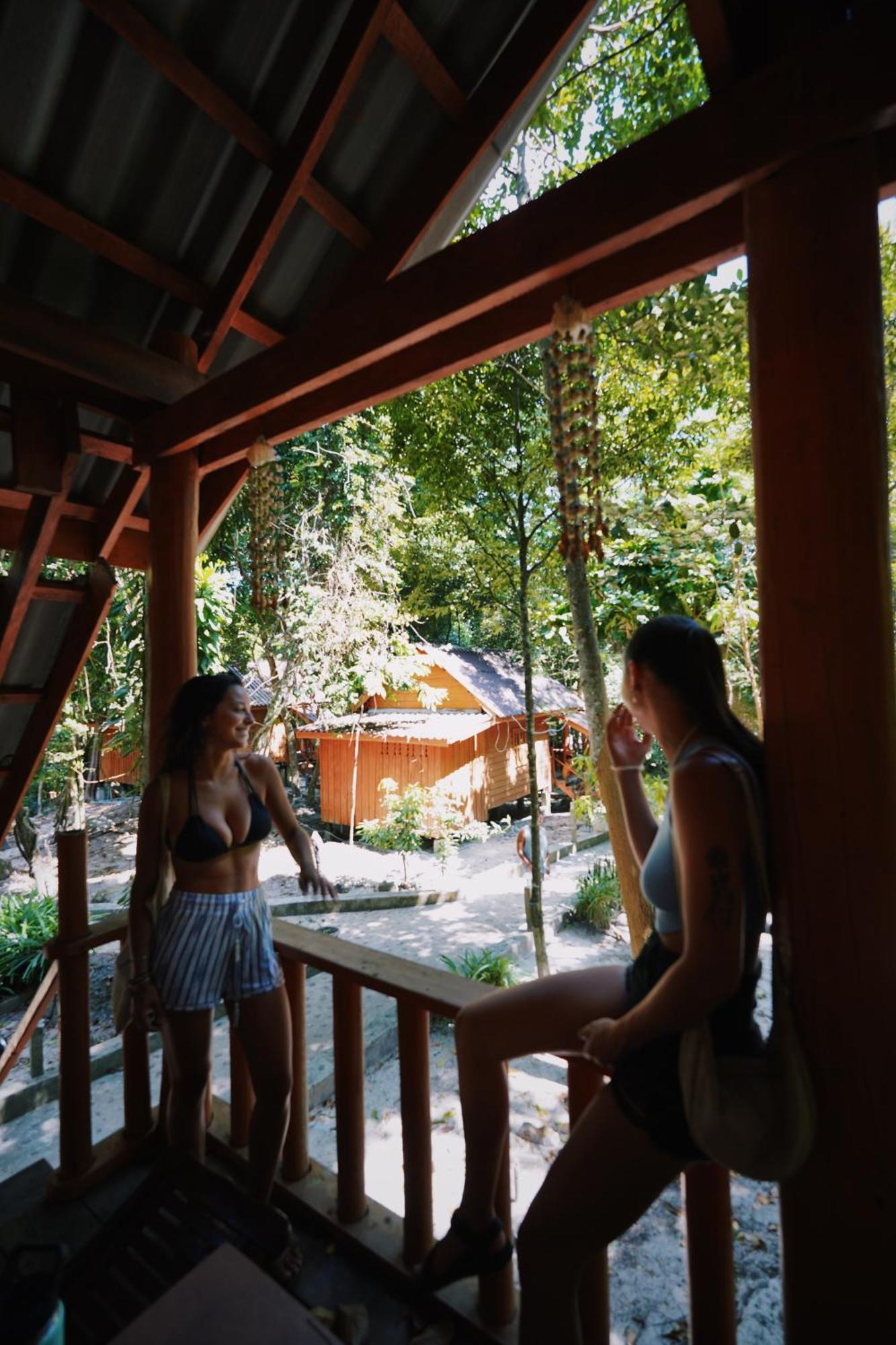 The Wavy Sailor Hotel Kaoh Touch ภายนอก รูปภาพ